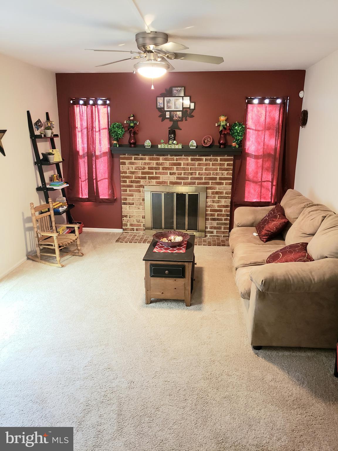 5461 Pond Road Harrisburg, PA 17111 - Photo 11 of 22 Family Room