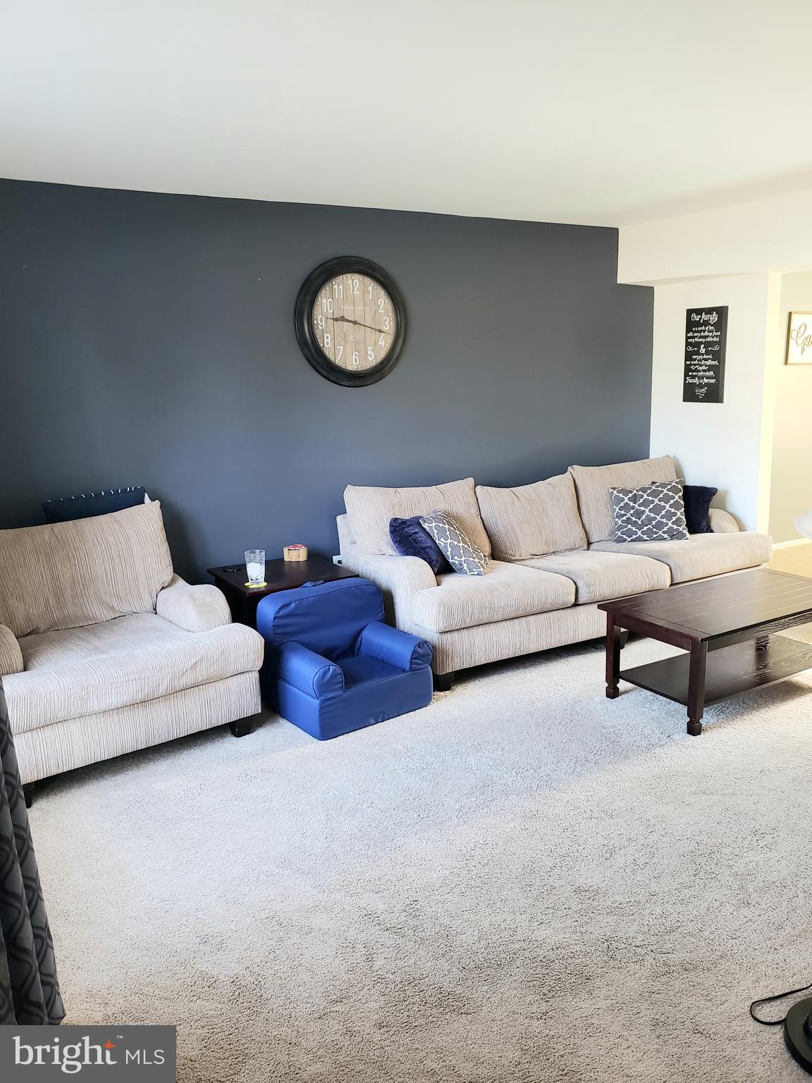 5461 Pond Road Harrisburg, PA 17111 - Photo 4 of 22 Living Room