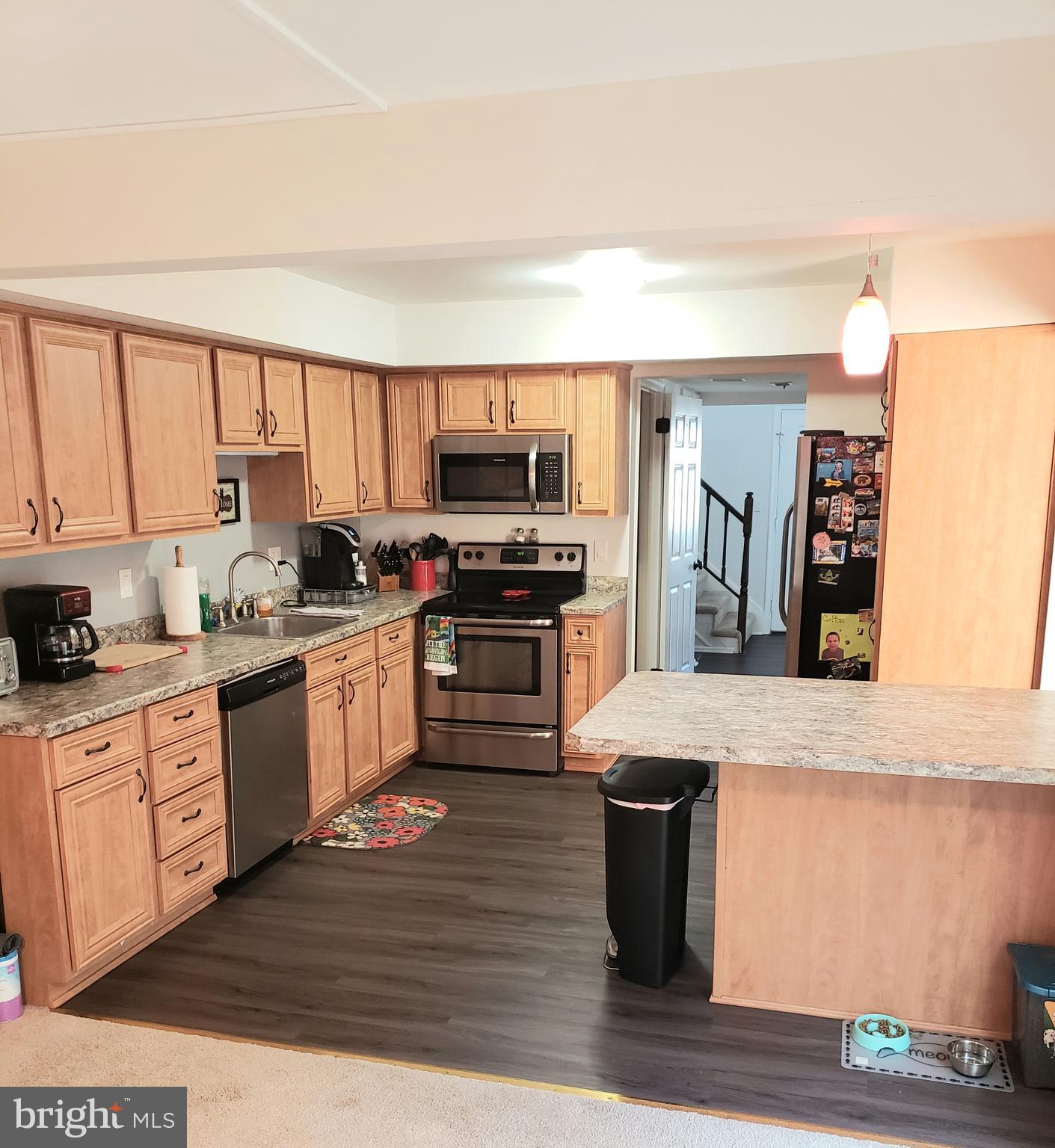 5461 Pond Road Harrisburg, PA 17111 - Photo 8 of 22 Kitchen