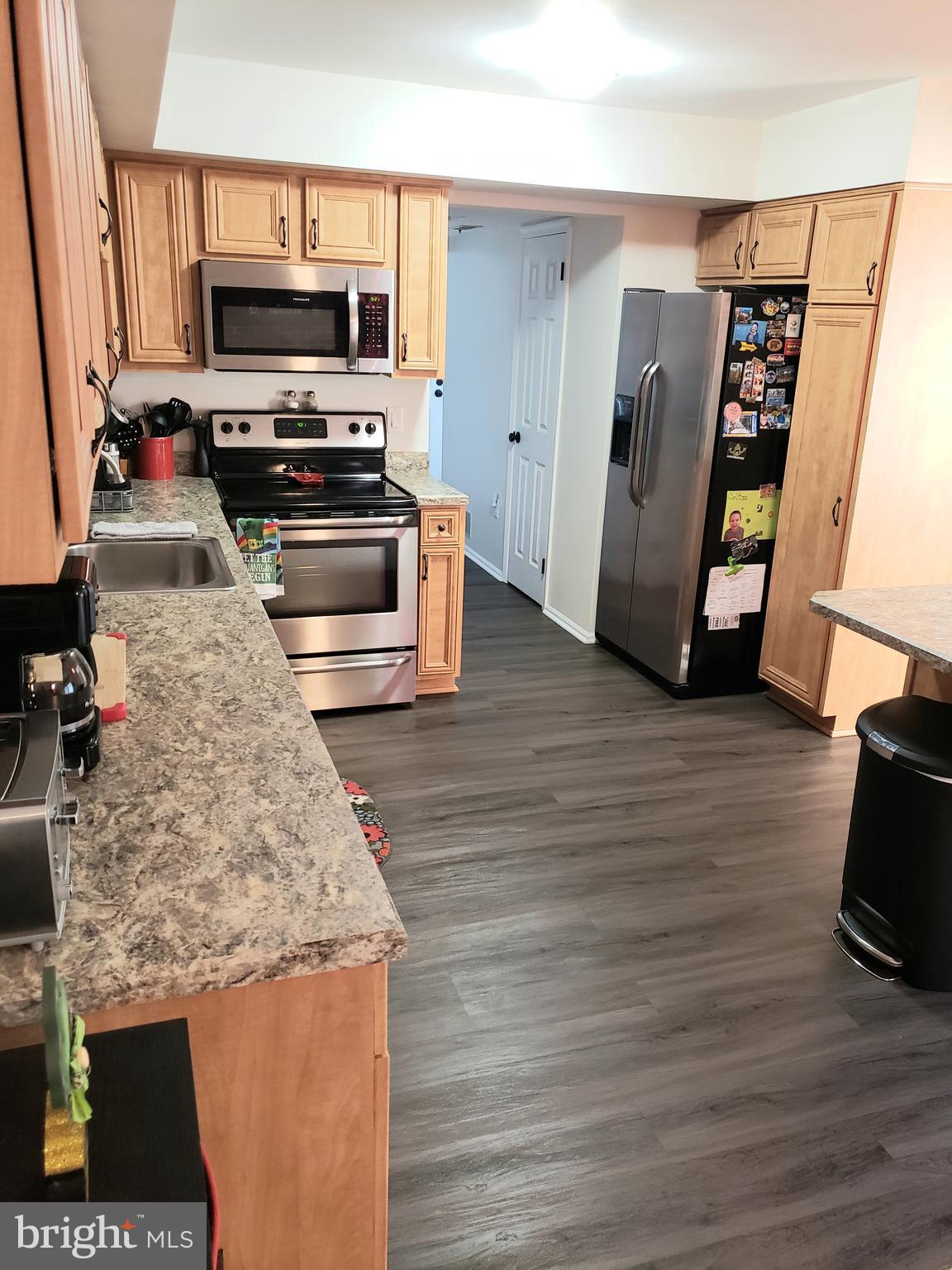 5461 Pond Road Harrisburg, PA 17111 - Photo 9 of 22 Kitchen
