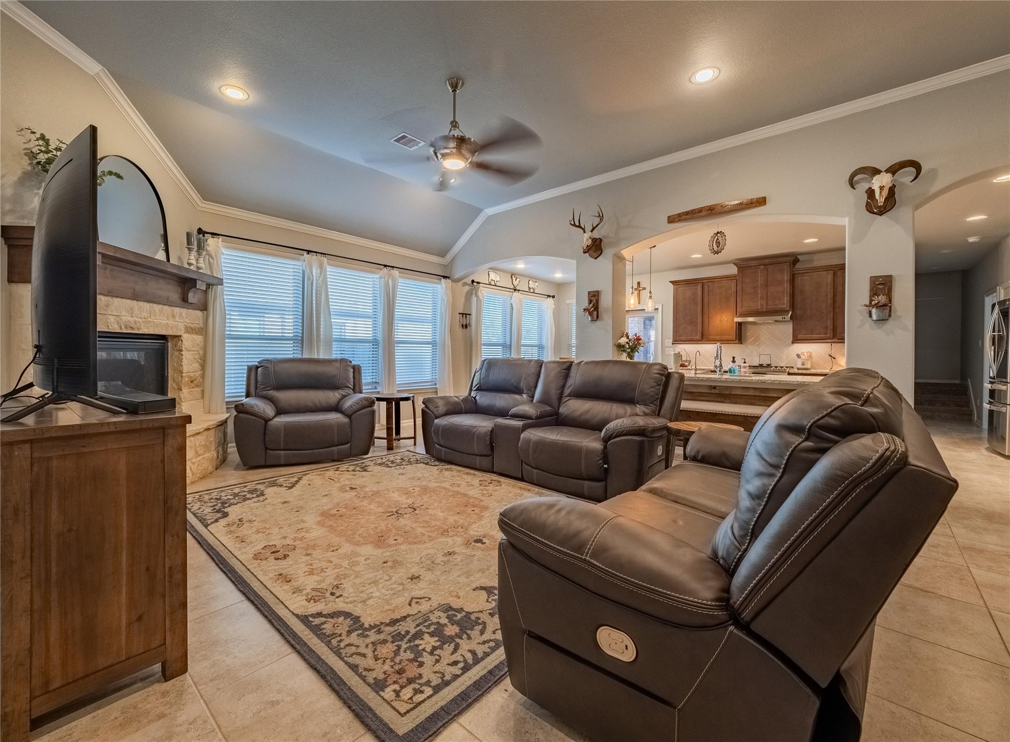 10215 Lewis Lane Iowa Colony, TX 77583 - Photo 16 of 45 a living room with furniture