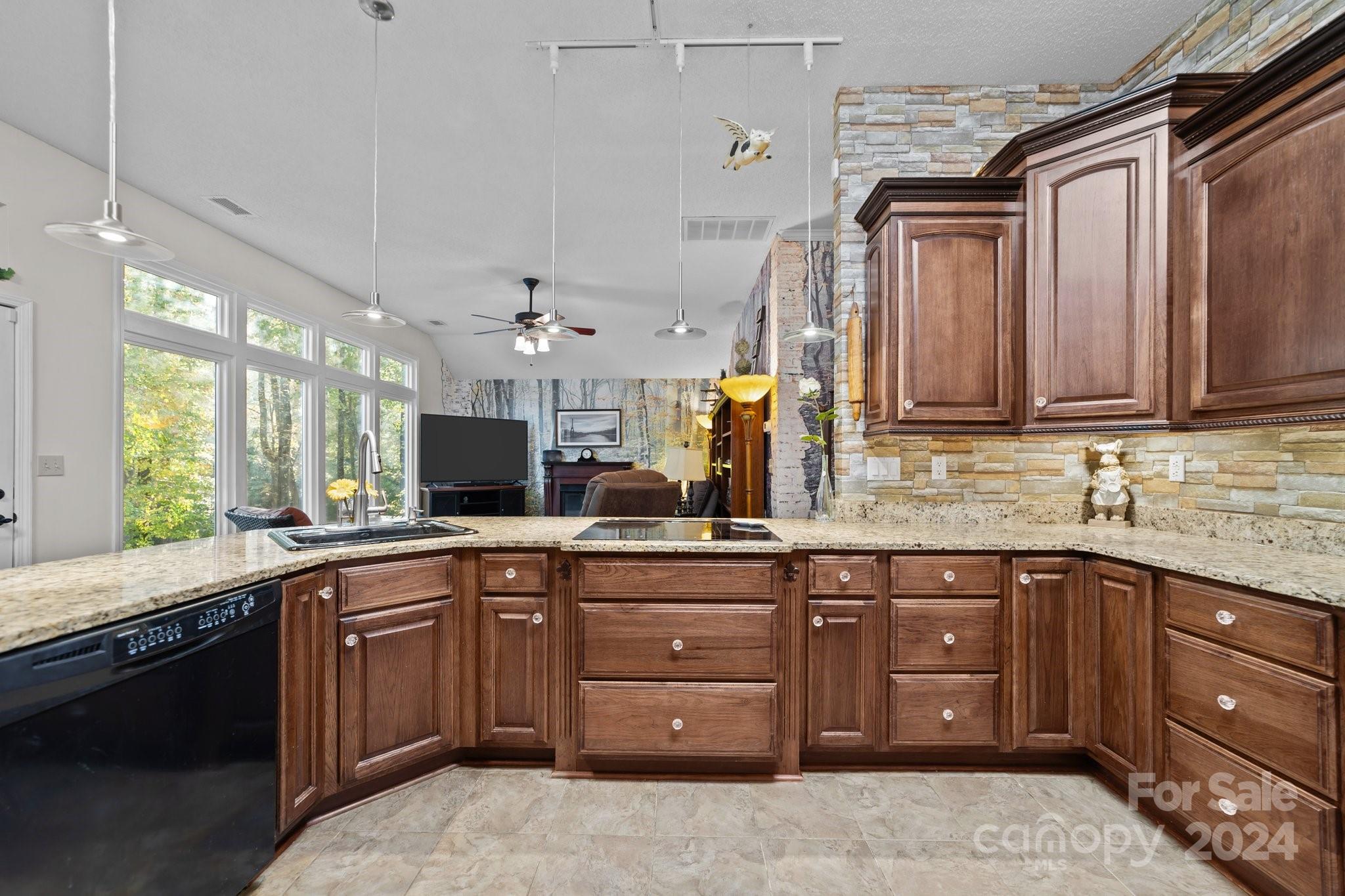 372 Reed Creek Road Mooresville, NC 28117 - Photo 17 of 38 Gallery Image 17