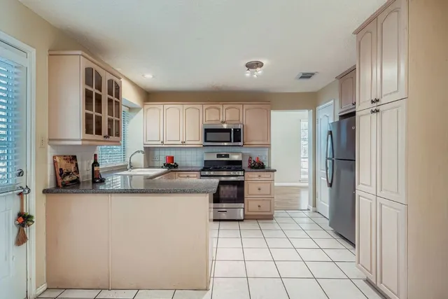 $2,550 | 2812 Little Elm Trail, Cedar Park, TX 78613