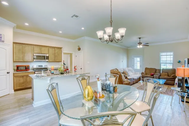 $2,400 | 211 Zachary Ln Bridge, Bridge City, TX 77611