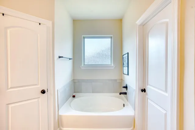 $2,400 | 211 Zachary Ln Bridge, Bridge City, TX 77611