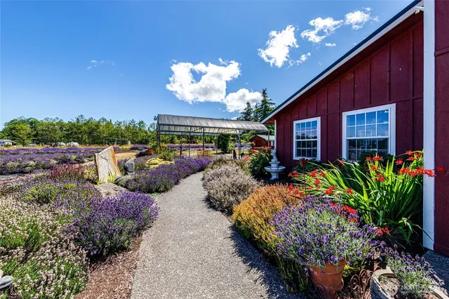 $1,440,000 | 274154 Highway 101, Sequim, WA 98382
