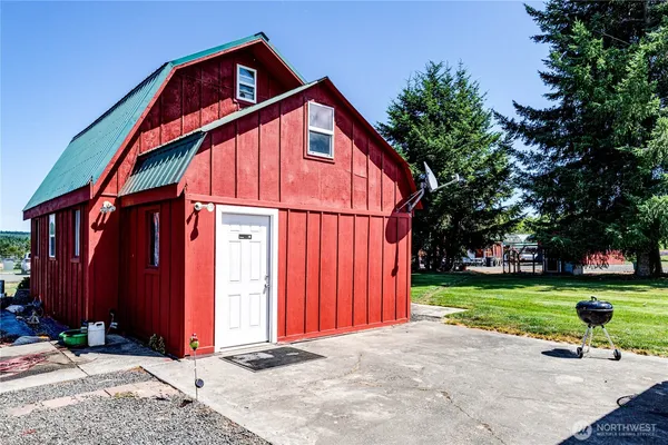 $1,440,000 | 274154 Highway 101, Sequim, WA 98382