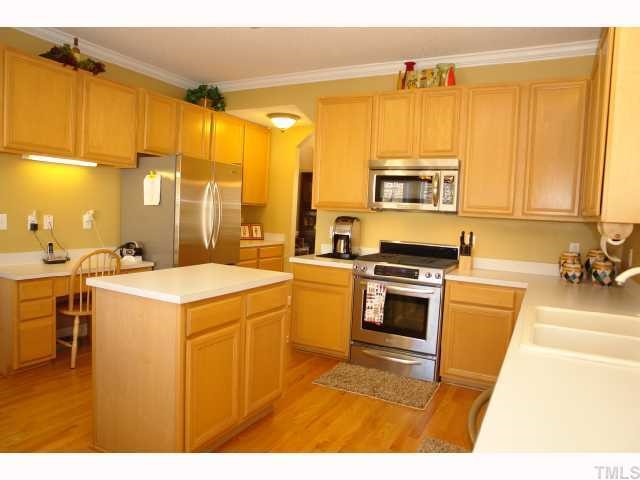 10012 Wyngate Ridge Drive Raleigh, NC 27617 - Photo 5 of 12 Gallery Image 5