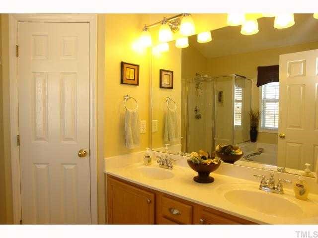 10012 Wyngate Ridge Drive Raleigh, NC 27617 - Photo 8 of 12 Gallery Image 8