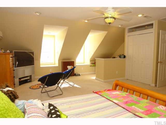 10012 Wyngate Ridge Drive Raleigh, NC 27617 - Photo 10 of 12 Gallery Image 10