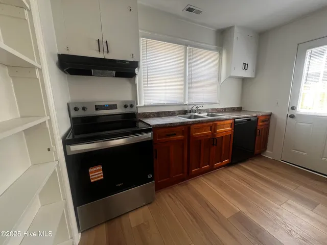 $1,550 | 202 Meares Street, Wilmington, NC 28401