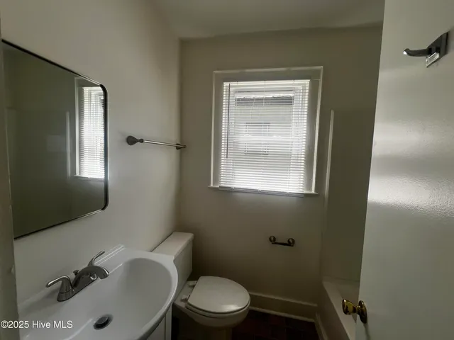 $1,550 | 202 Meares Street, Wilmington, NC 28401