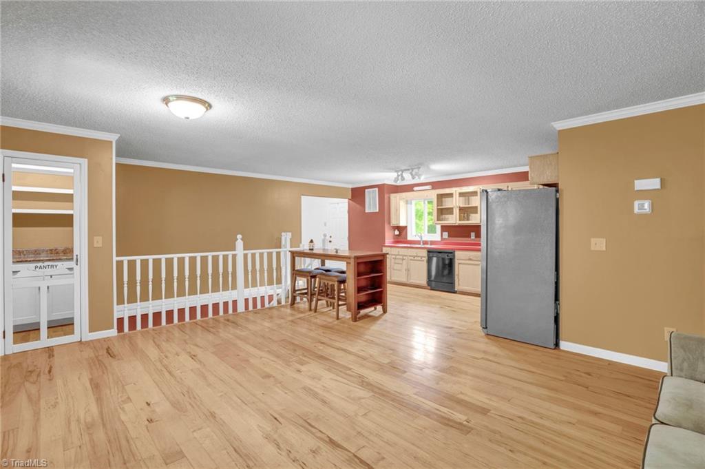 5597 Wagoner Road Trinity, NC 27370 - Photo 6 of 41 Living room
