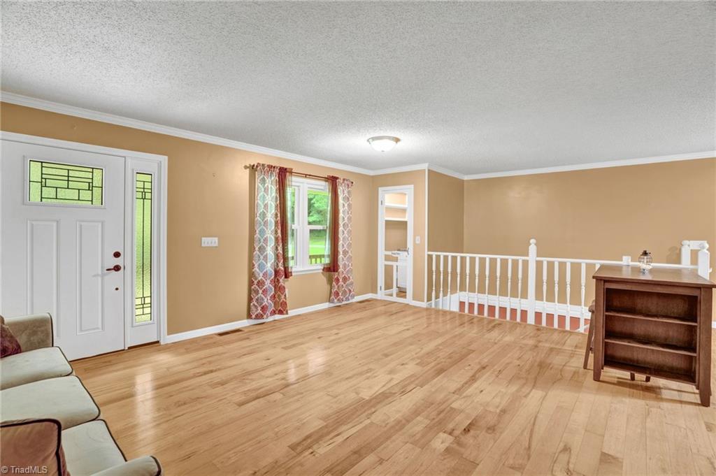5597 Wagoner Road Trinity, NC 27370 - Photo 7 of 41 Living room