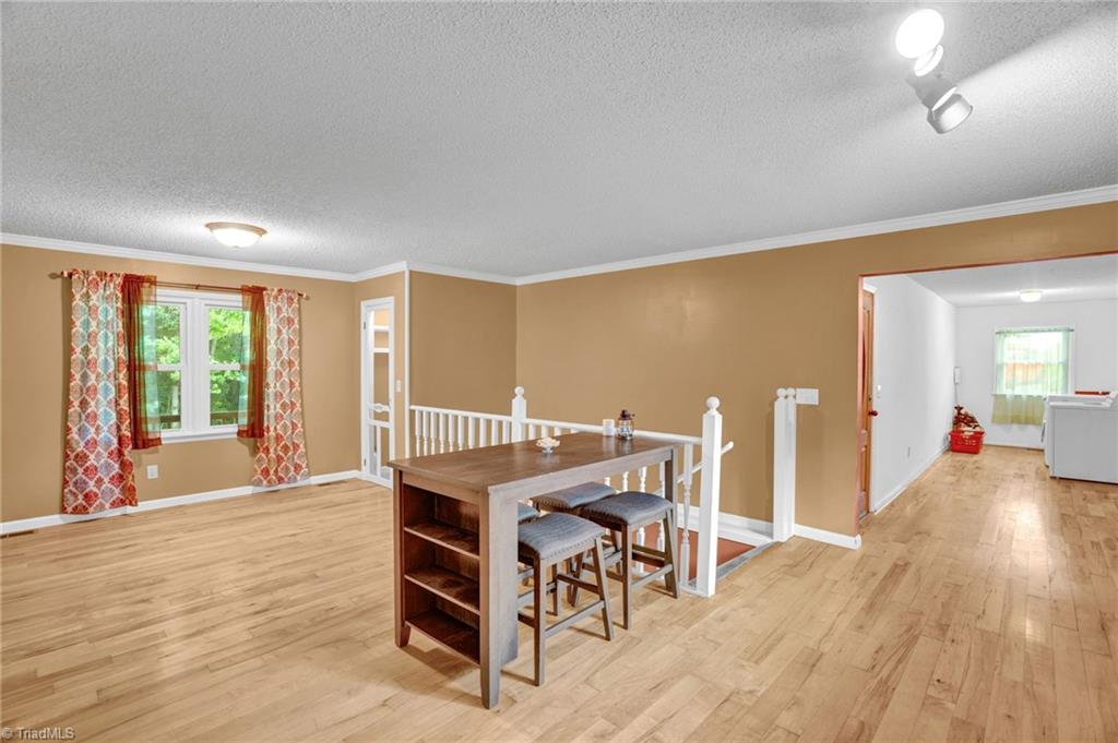 5597 Wagoner Road Trinity, NC 27370 - Photo 10 of 41 Living room