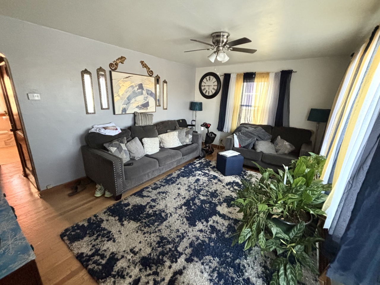 3956 North 60th Street Milwaukee, WI 53216 - Photo 3 of 20 Living Room