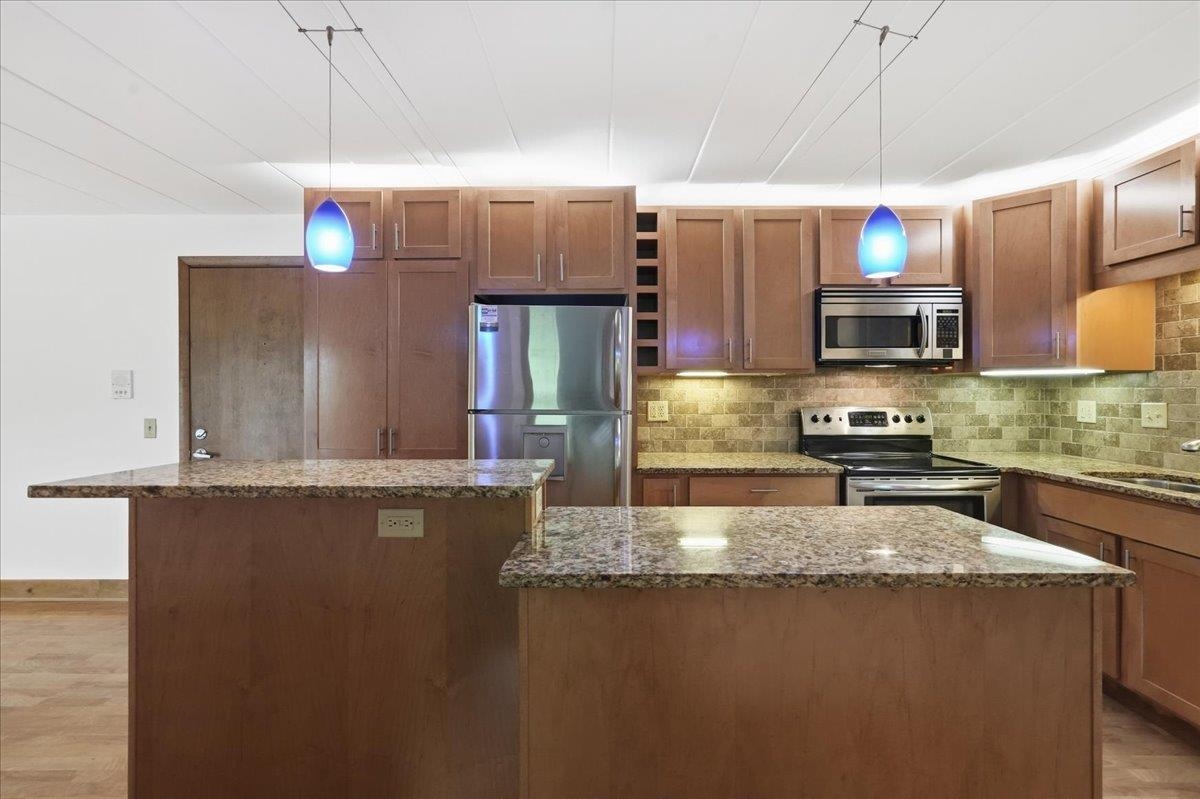 2051 Allen Boulevard, Unit 407 Middleton, WI 53562 - Photo 8 of 26