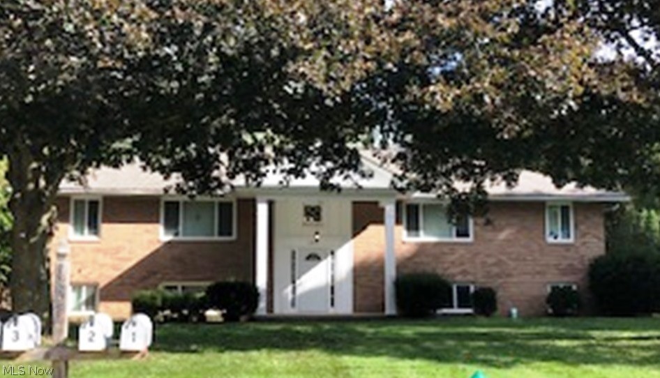 187 Buffington Road Akron, OH 44333 - Photo 3 of 17