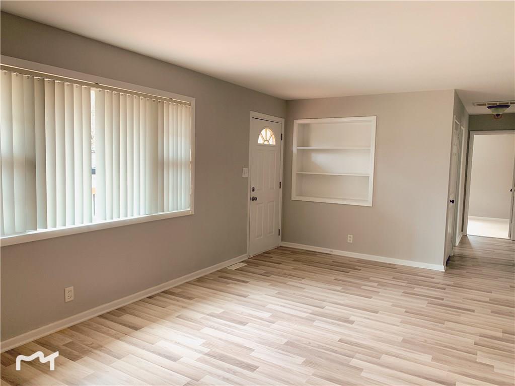 10816 Ruckle Street Indianapolis, IN 46280 - Photo 3 of 17 Gallery Image 3