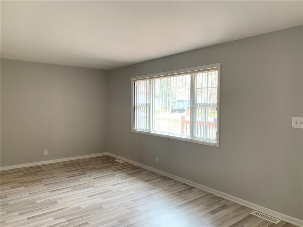 10816 Ruckle Street Indianapolis, IN 46280 - Photo 4 of 17 Gallery Image 4