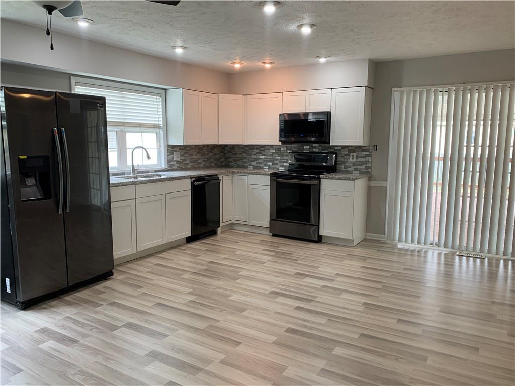 10816 Ruckle Street Indianapolis, IN 46280 - Photo 6 of 17 Gallery Image 6