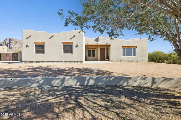 $925,000 | 103 South Sixshooter Road, Apache Junction, AZ 85119