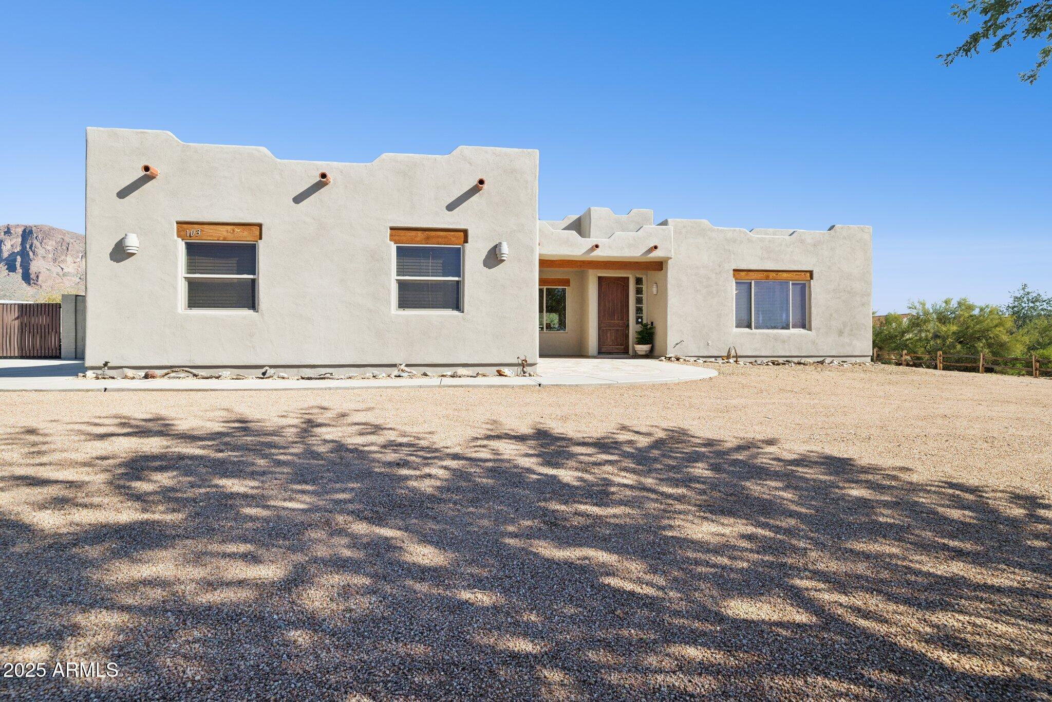 103 South Sixshooter Road Apache Junction, AZ 85119 - Photo 9 of 66 Built 2014