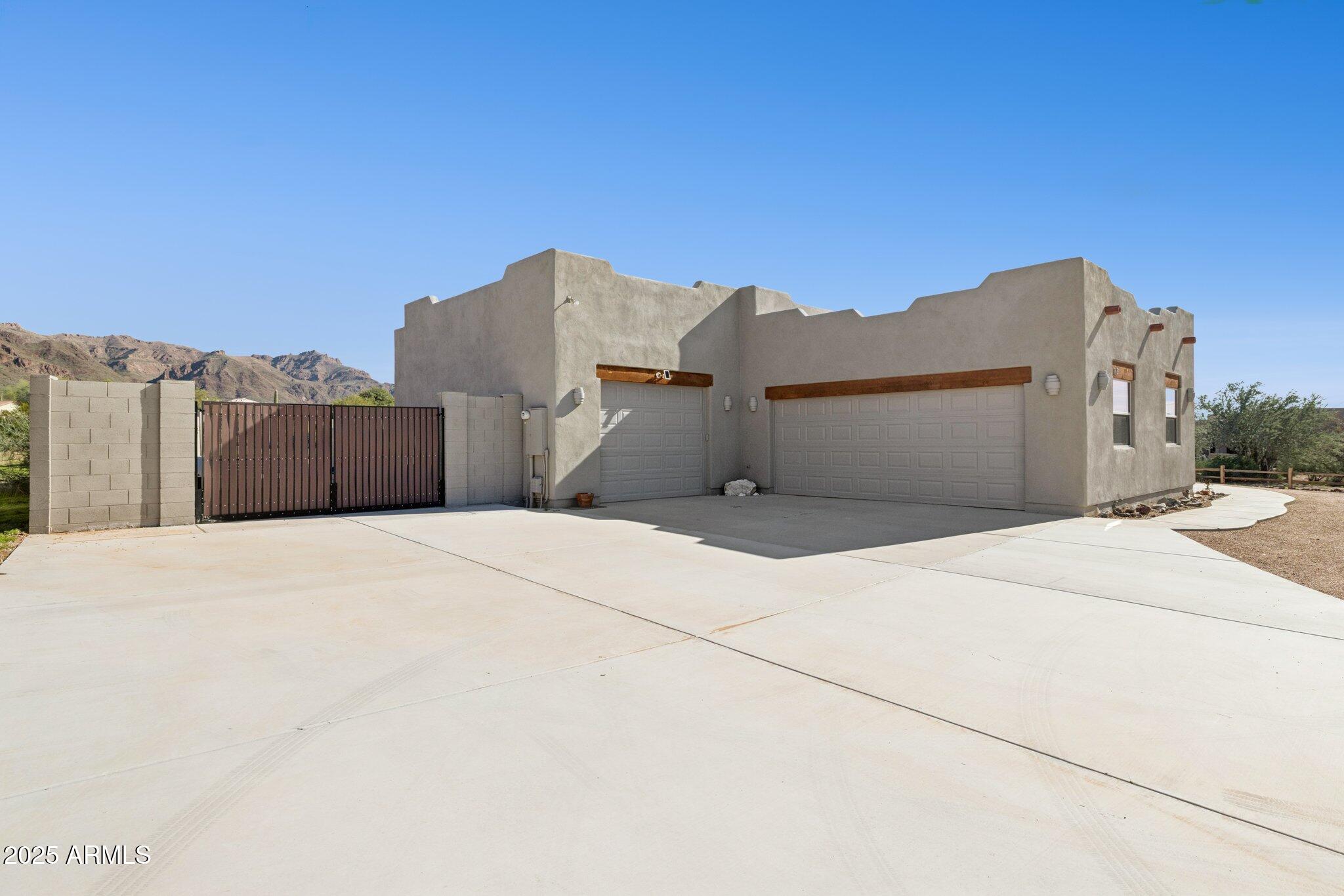 103 South Sixshooter Road Apache Junction, AZ 85119 - Photo 11 of 66 Parking galore!