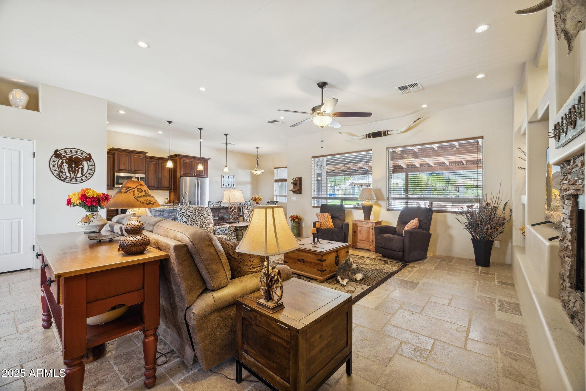 103 South Sixshooter Road Apache Junction, AZ 85119 - Photo 16 of 66 Great Room