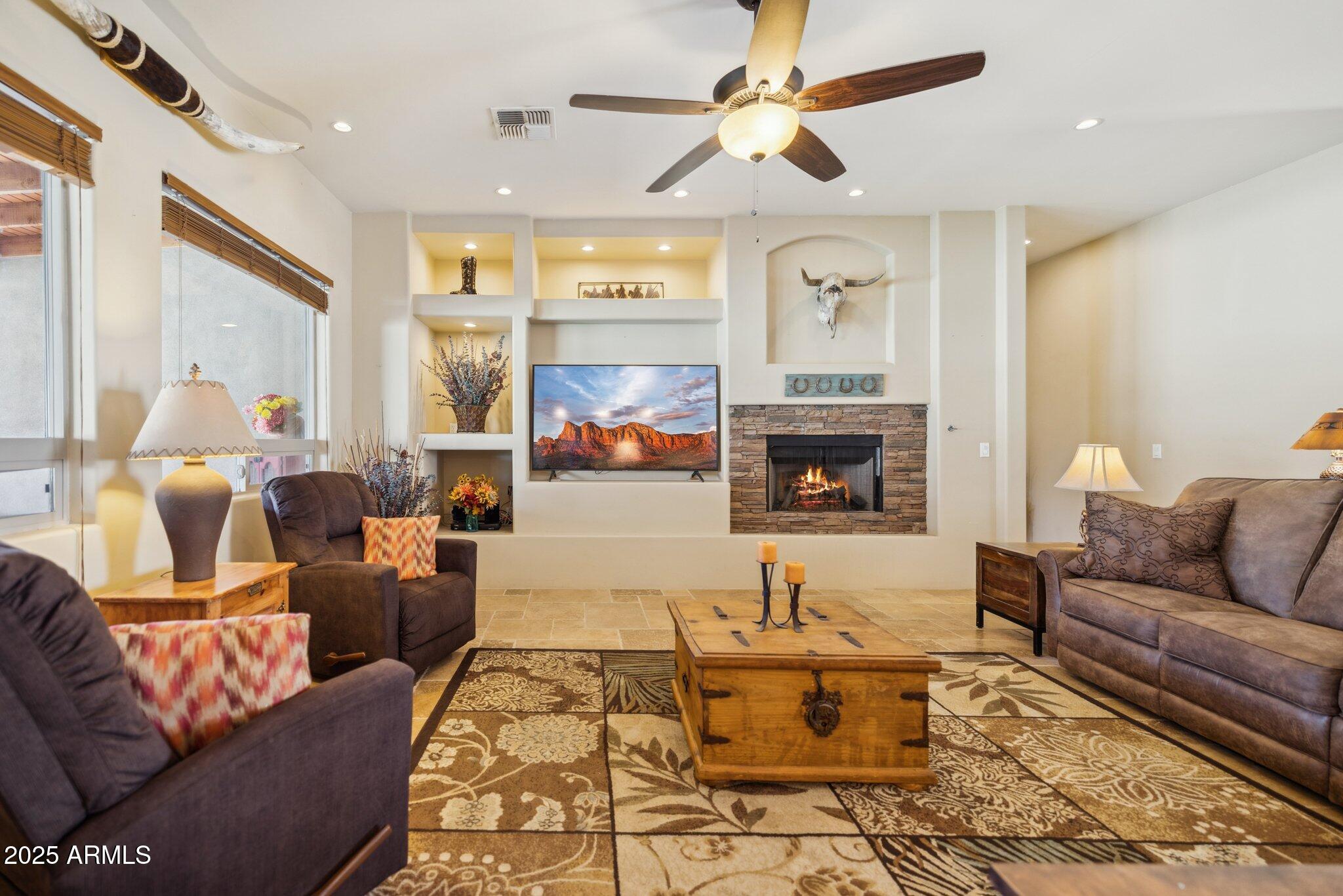 103 South Sixshooter Road Apache Junction, AZ 85119 - Photo 17 of 66 Great Family room