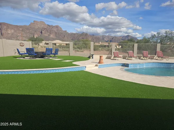 $925,000 | 103 South Sixshooter Road, Apache Junction, AZ 85119