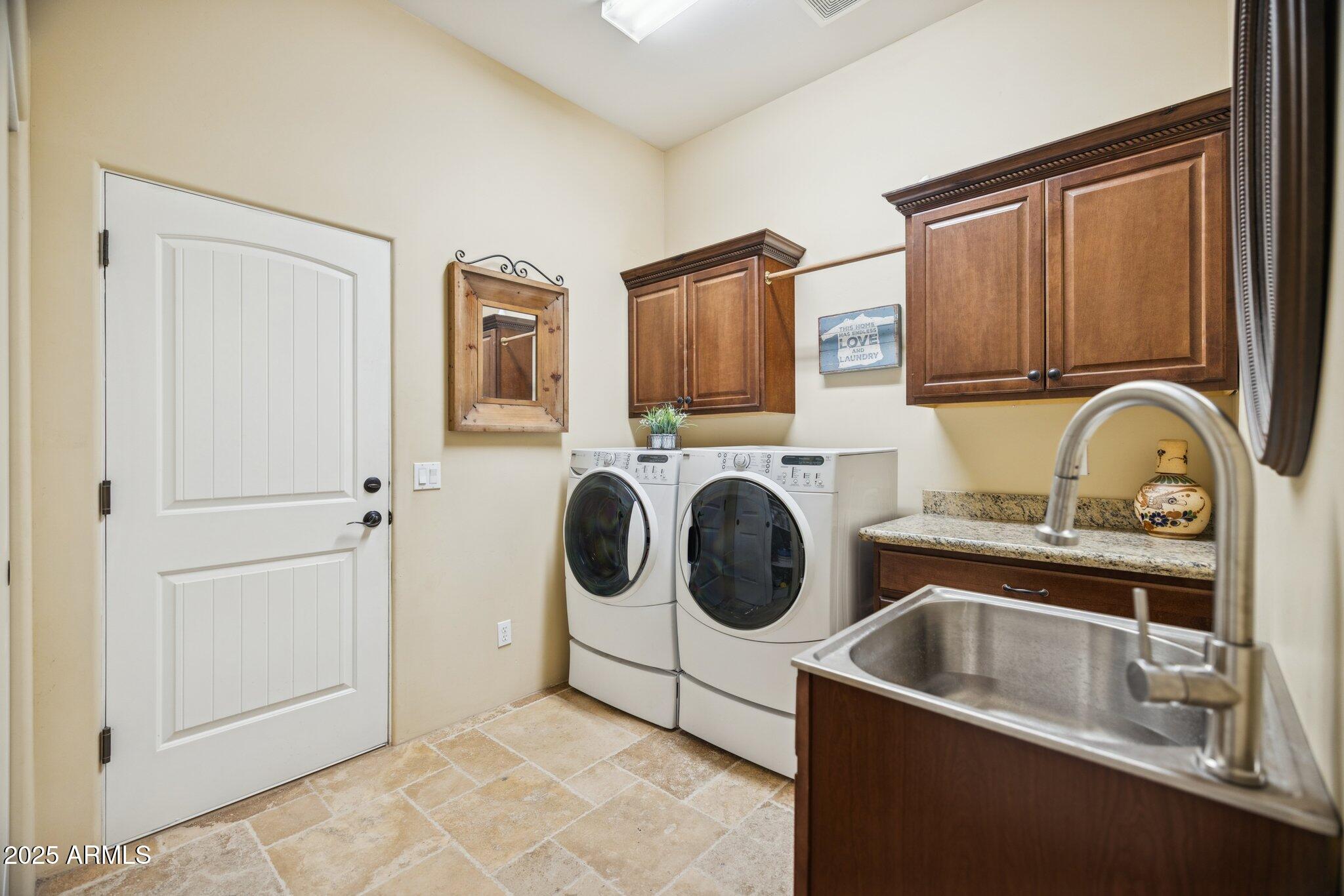 103 South Sixshooter Road Apache Junction, AZ 85119 - Photo 31 of 66 Laundry Room