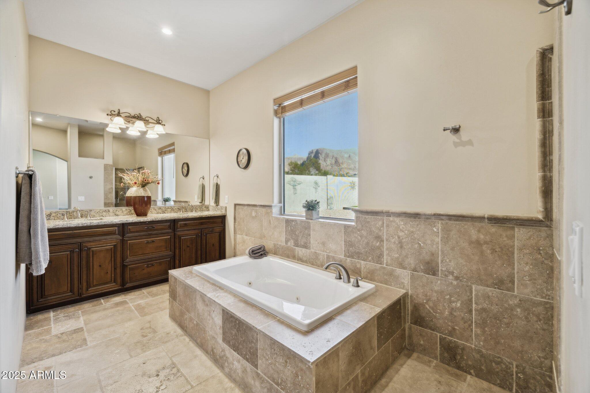 103 South Sixshooter Road Apache Junction, AZ 85119 - Photo 40 of 66 Primary Bathroom