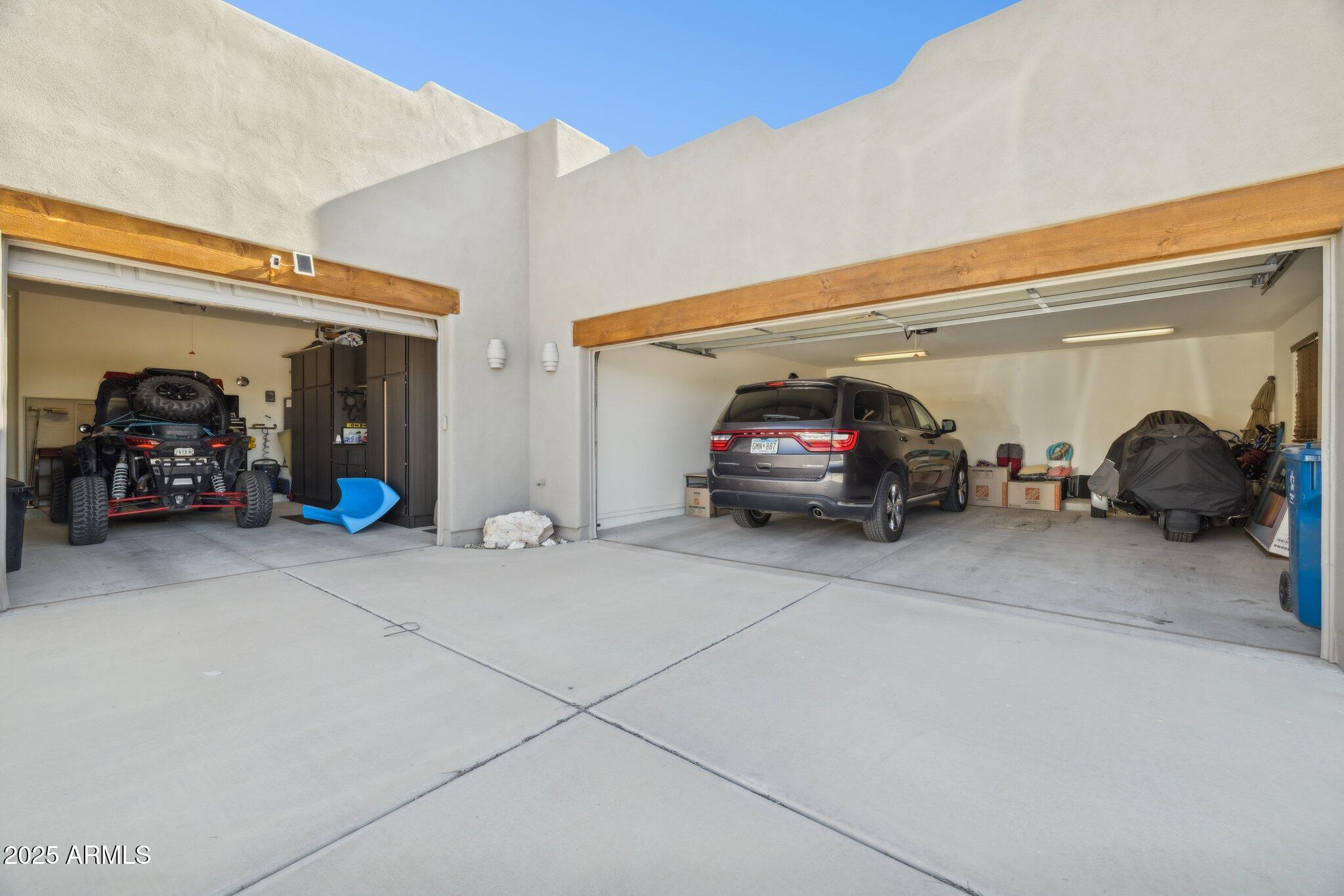 103 South Sixshooter Road Apache Junction, AZ 85119 - Photo 54 of 66 3 car garag