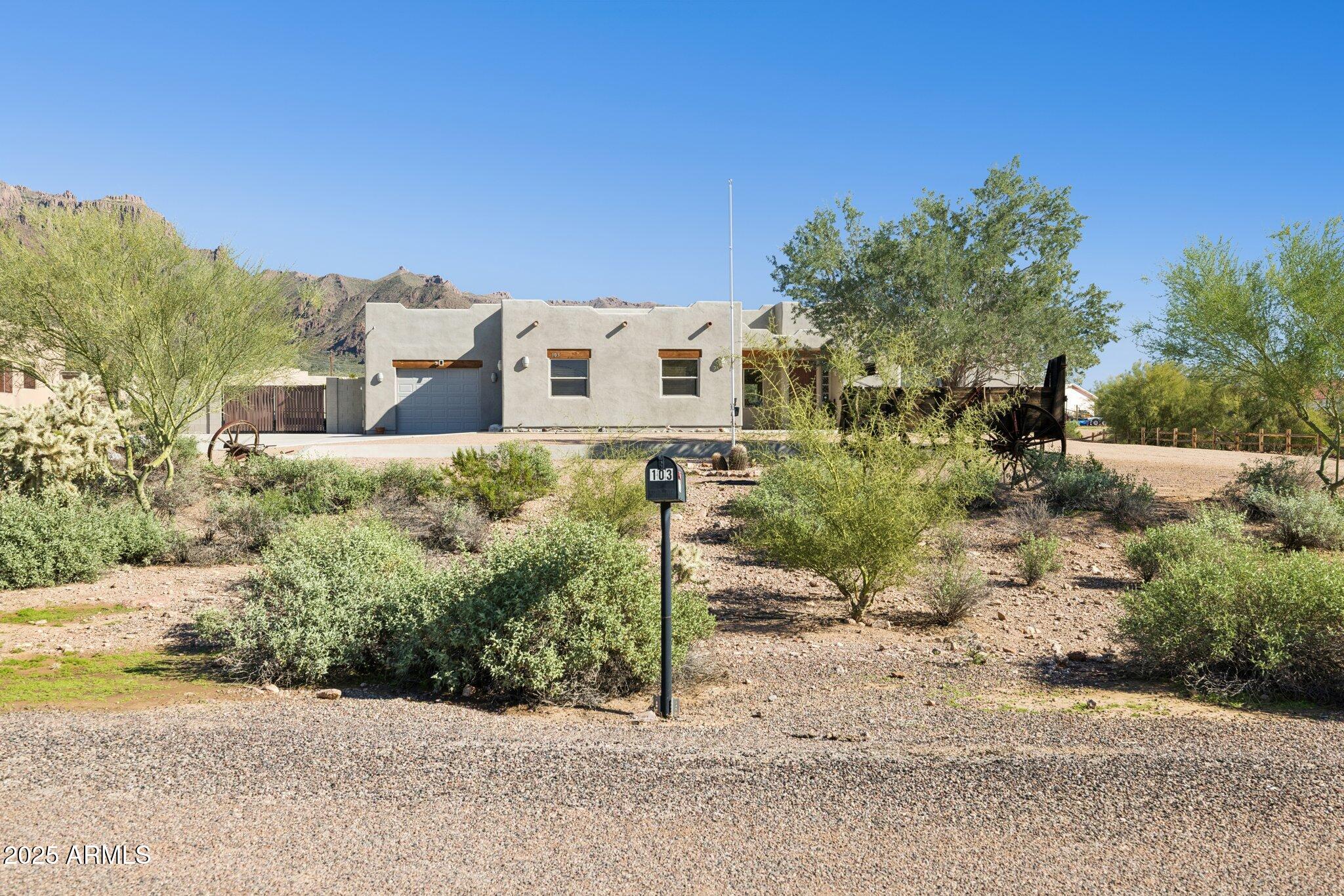 103 South Sixshooter Road Apache Junction, AZ 85119 - Photo 5 of 66 East/West Exposure