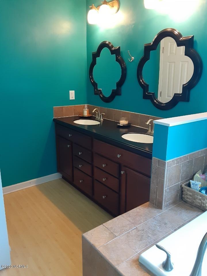 209 Hall Road Newport, NC 28570 - Photo 25 of 42 Master Bath