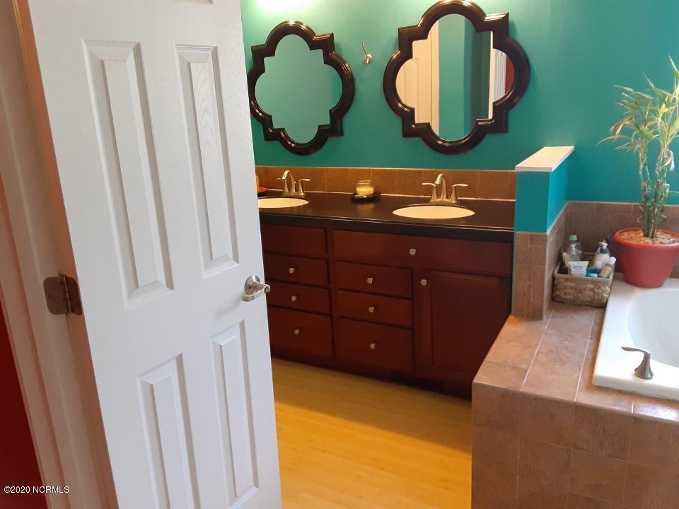 209 Hall Road Newport, NC 28570 - Photo 28 of 42 Master Bath