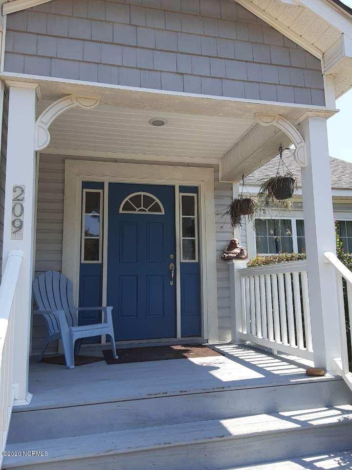 209 Hall Road Newport, NC 28570 - Photo 4 of 42 Front Porch