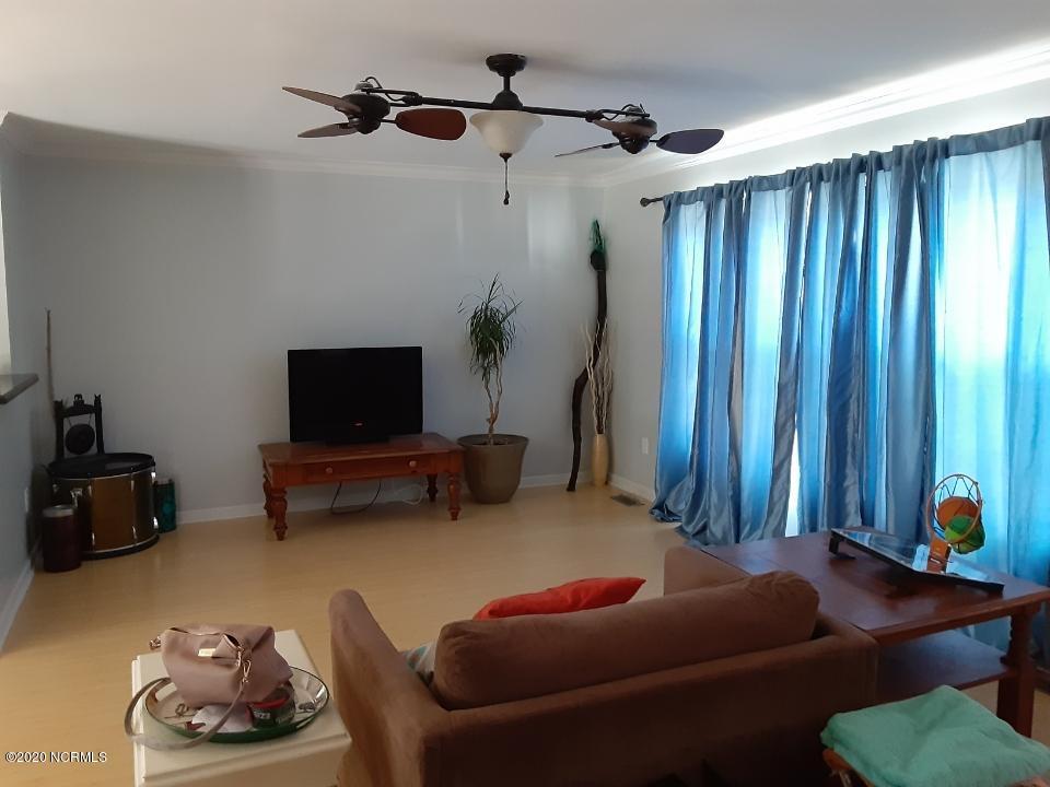 209 Hall Road Newport, NC 28570 - Photo 6 of 42 Living Room