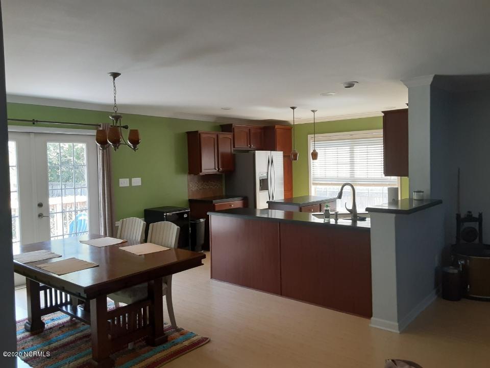209 Hall Road Newport, NC 28570 - Photo 7 of 42 Kitchen/Dining