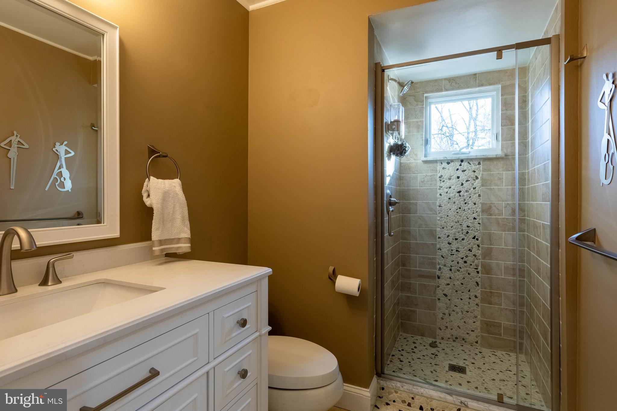 1001 Regency Circle Blue Bell, PA 19422 - Photo 13 of 47 Main Floor Bath