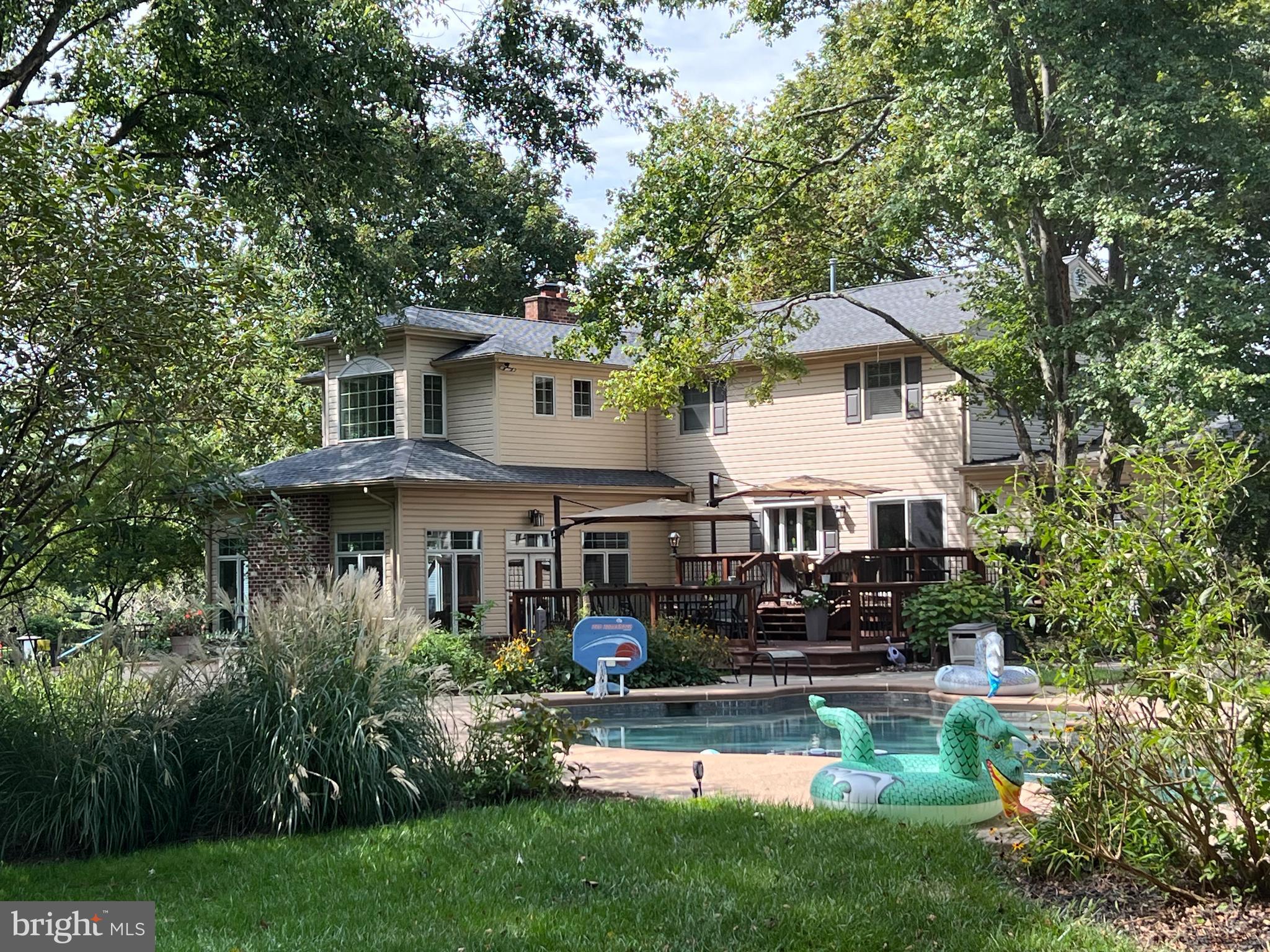 1001 Regency Circle Blue Bell, PA 19422 - Photo 34 of 47 Exterior Rear: Summer