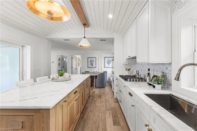 $2,989,000 | 6155 Standing Oaks Lane, Naples, FL 34119