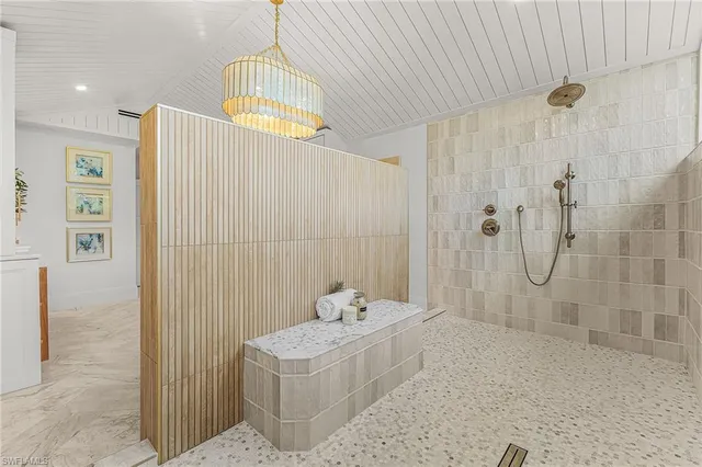 $2,989,000 | 6155 Standing Oaks Lane, Naples, FL 34119