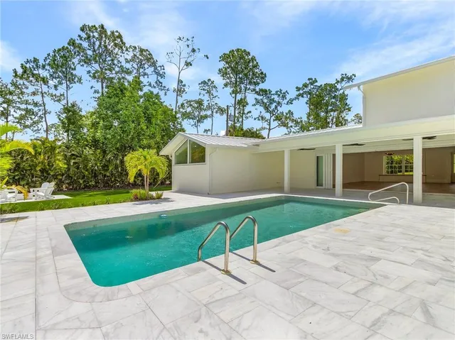 $2,989,000 | 6155 Standing Oaks Lane, Naples, FL 34119