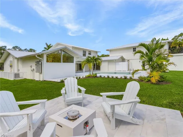 $2,989,000 | 6155 Standing Oaks Lane, Naples, FL 34119