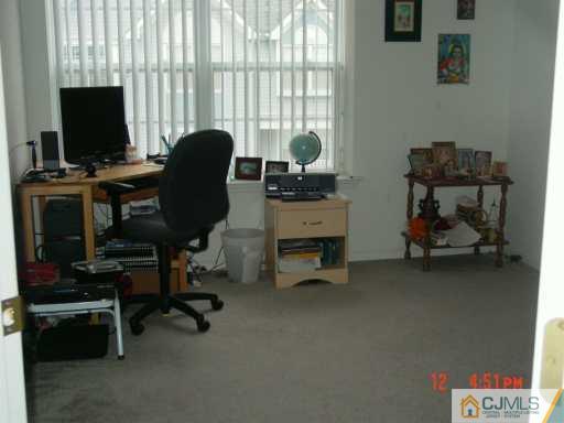 128 Prestwick Way Edison, NJ 08820 - Photo 8 of 8 Gallery Image 8