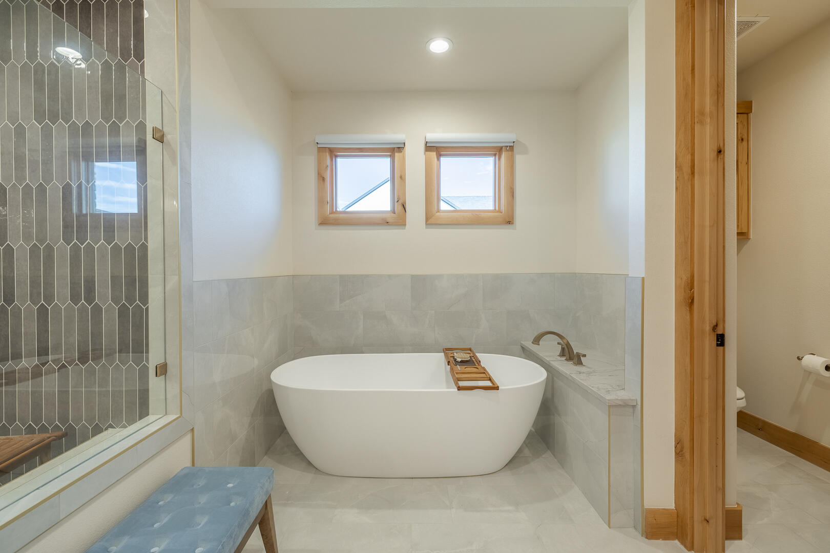 9018 County Road 6850 Lubbock, TX 79407 - Photo 68 of 103 a view of a bathtub in a bathroom