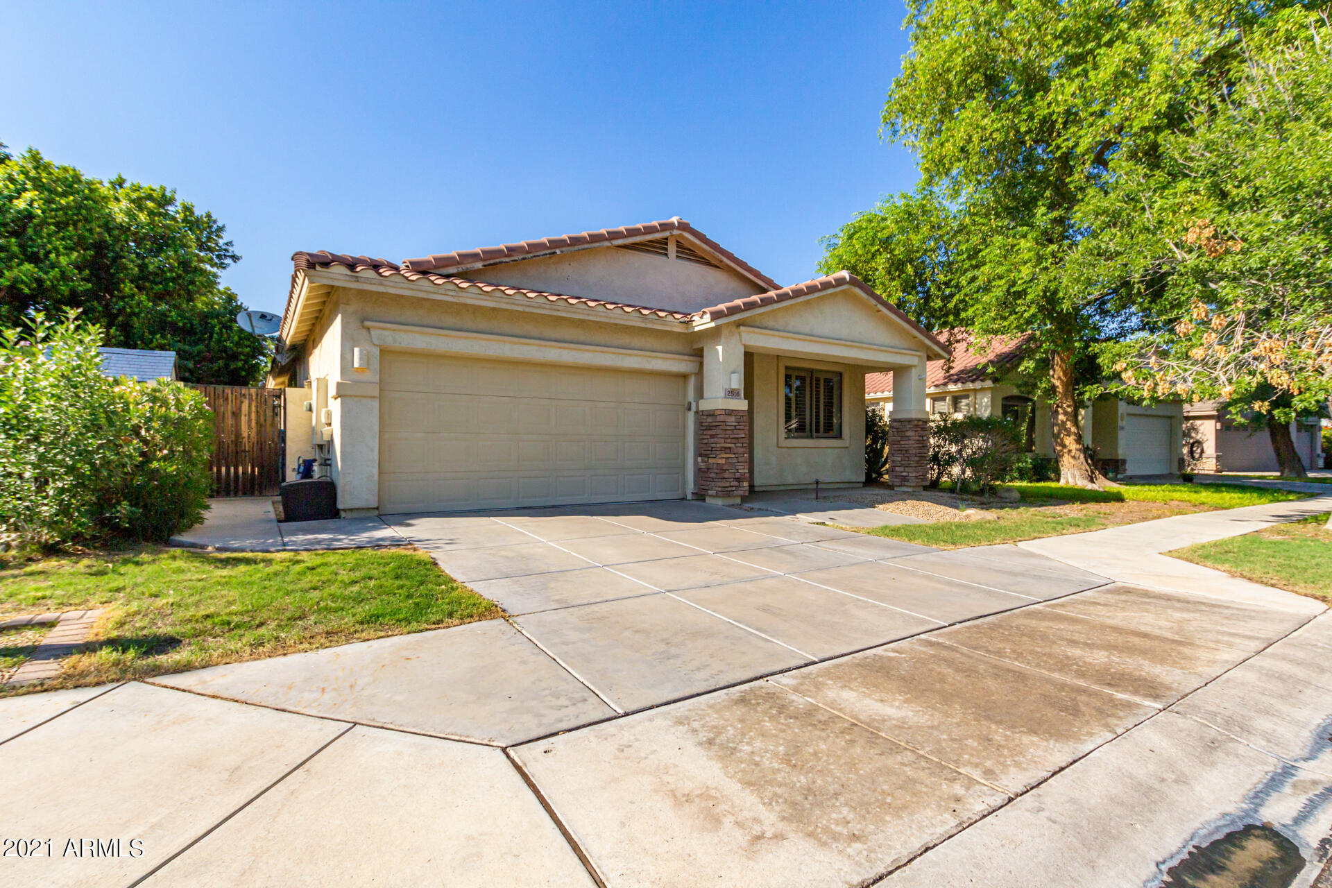 2516 East Fremont Road Phoenix, AZ 85042 - Photo 3 of 44 02 Fremont