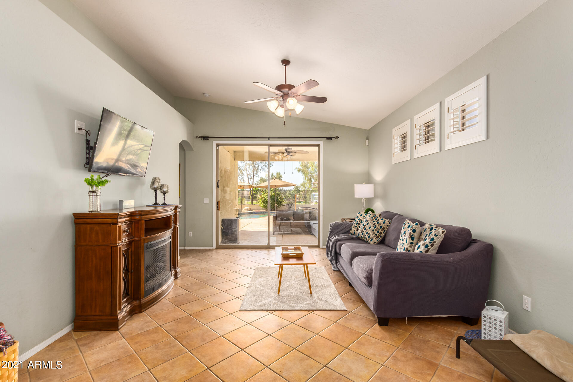 2516 East Fremont Road Phoenix, AZ 85042 - Photo 4 of 44 03 Fremont